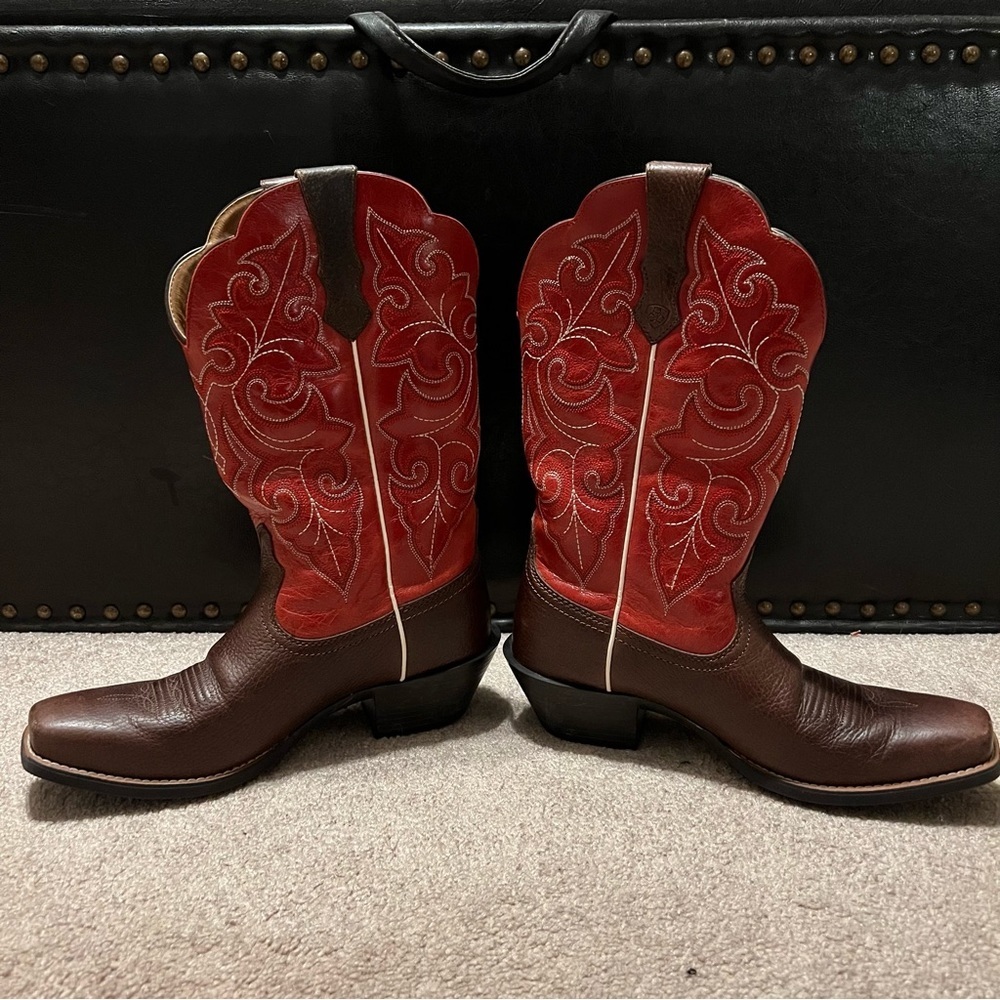 Ariat Round Up Womens Cowboy Western Boots Sz 6.5 B Red Leather 10011890 NWOT